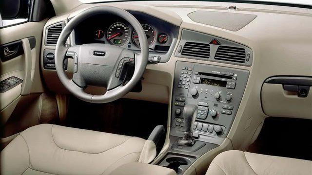Volvo Fiziksel Düğmelere Geri Dönüyor: Ergonomi Kararı